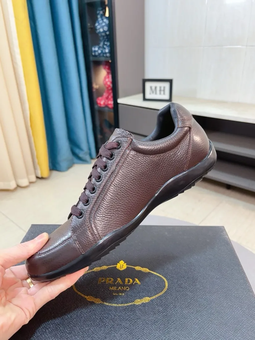 Men's shoes 💰560🌹🌹 High-quality new men's shoes 💰prada (Prada) counters are on the market at the same time. The new men's shoes and 😘fabrics are selected from imported mesh and glue-spraying technology. Imported cowhide lining. 👍🏿High-end☄️Open-molded non-slip rubber outsole, exquisite lines, simple and elegant, comfortable and high-end for leisure travel. Code number: 38 to 44